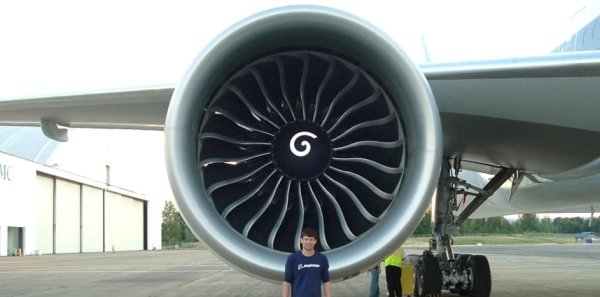 创牛配资 不与中国合作? 宁愿亏损裁员变卖公司, 也不向我国转让技术?