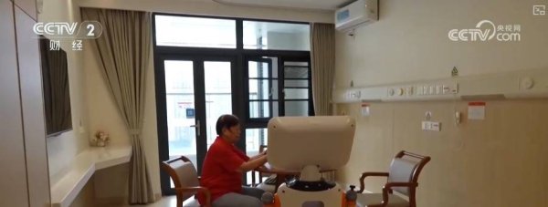 倍悦网 洗头、艾灸、巡逻……机器人来“敲门”！ 养老机器人成养老产业智慧化转型关键力量